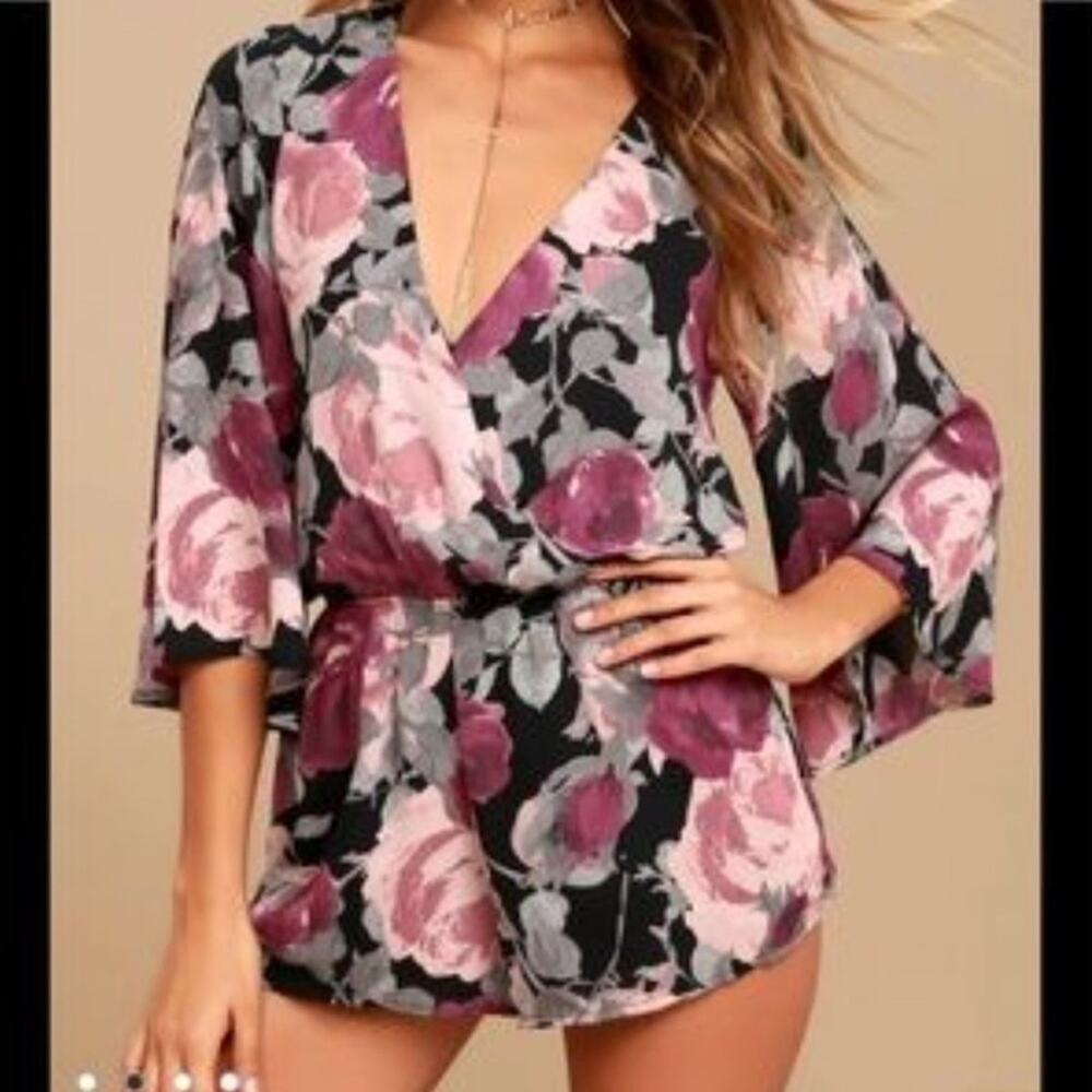 Lulus What’s Bloomin Bell Sleeve Black, Pink & Gray Floral Romper Size S